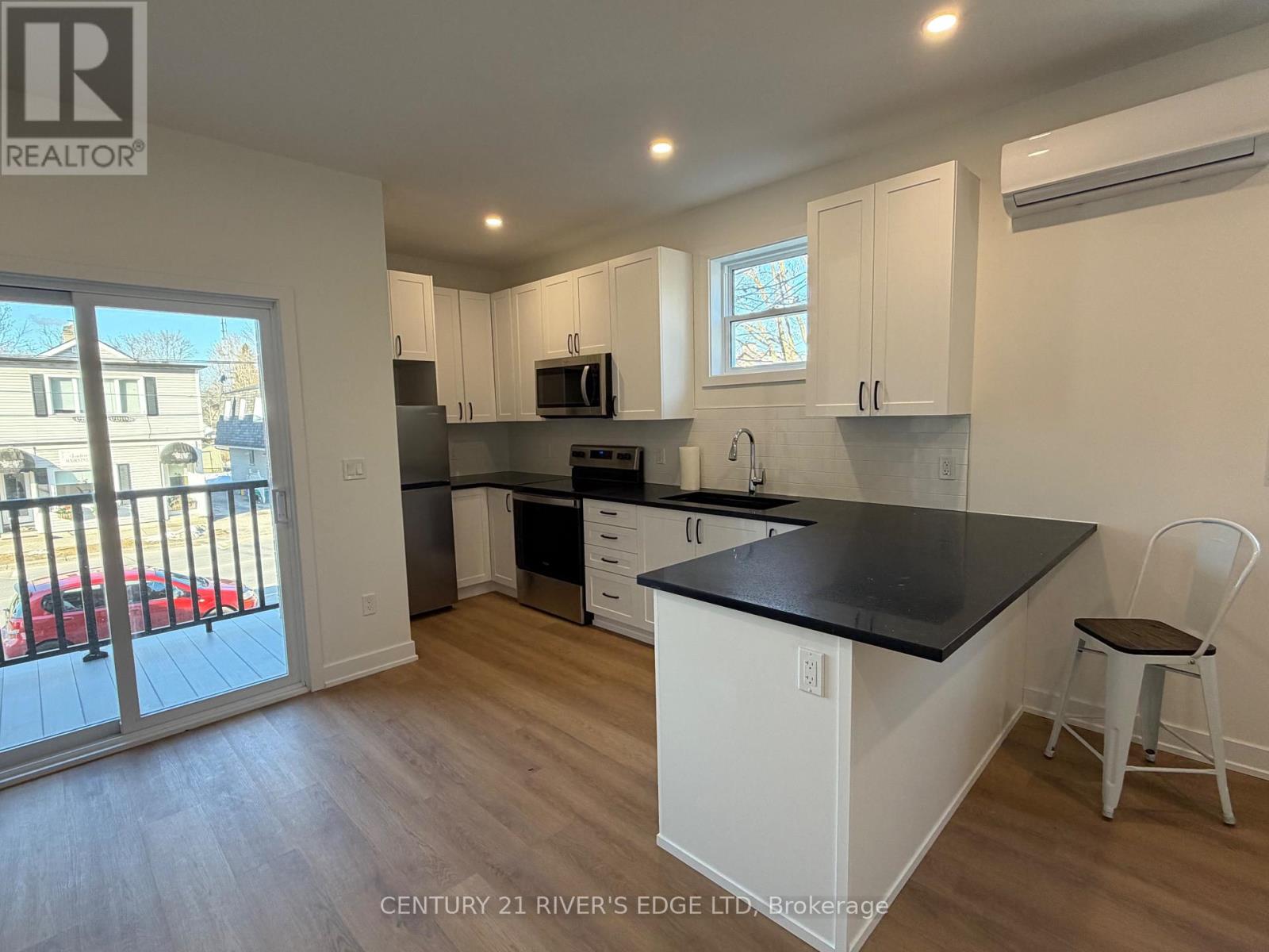 131 GORE STREET E - 11