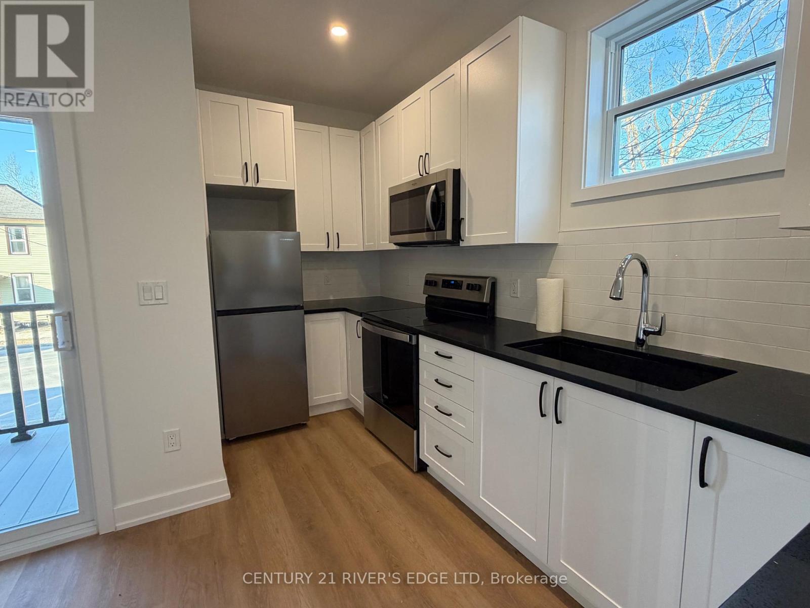 131 GORE STREET E - 12