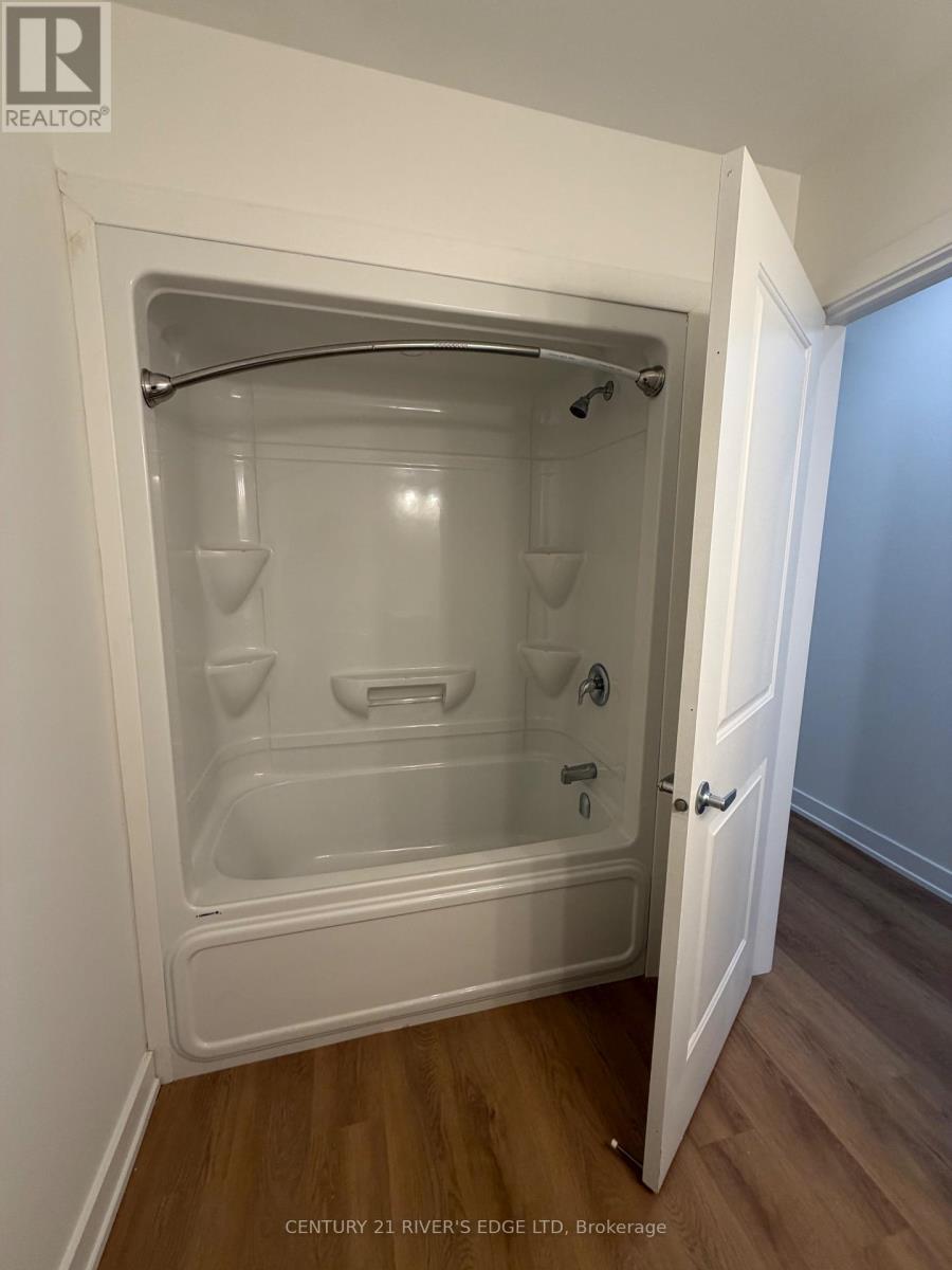 131 GORE STREET E - 14