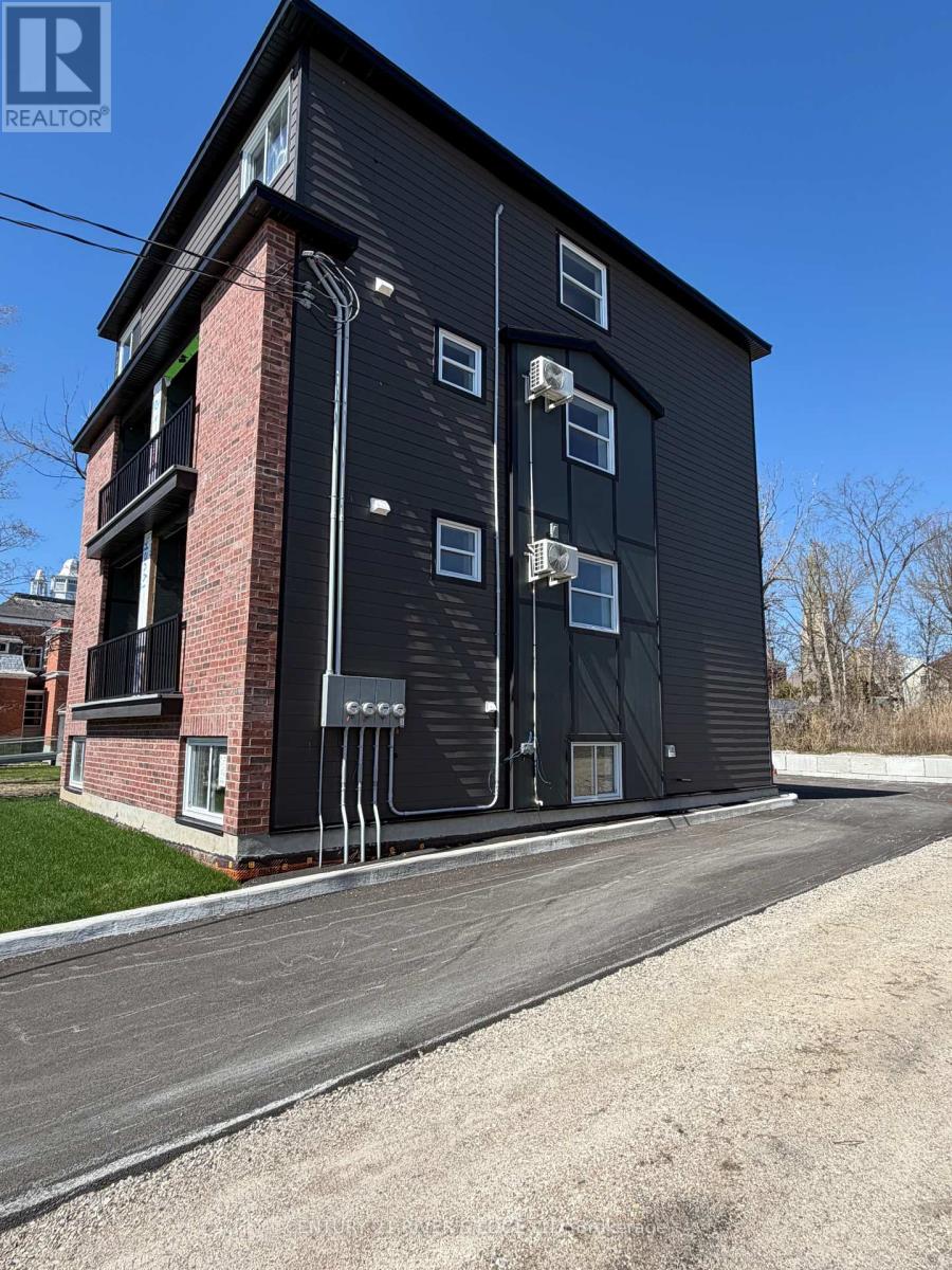 131 GORE STREET E - 2
