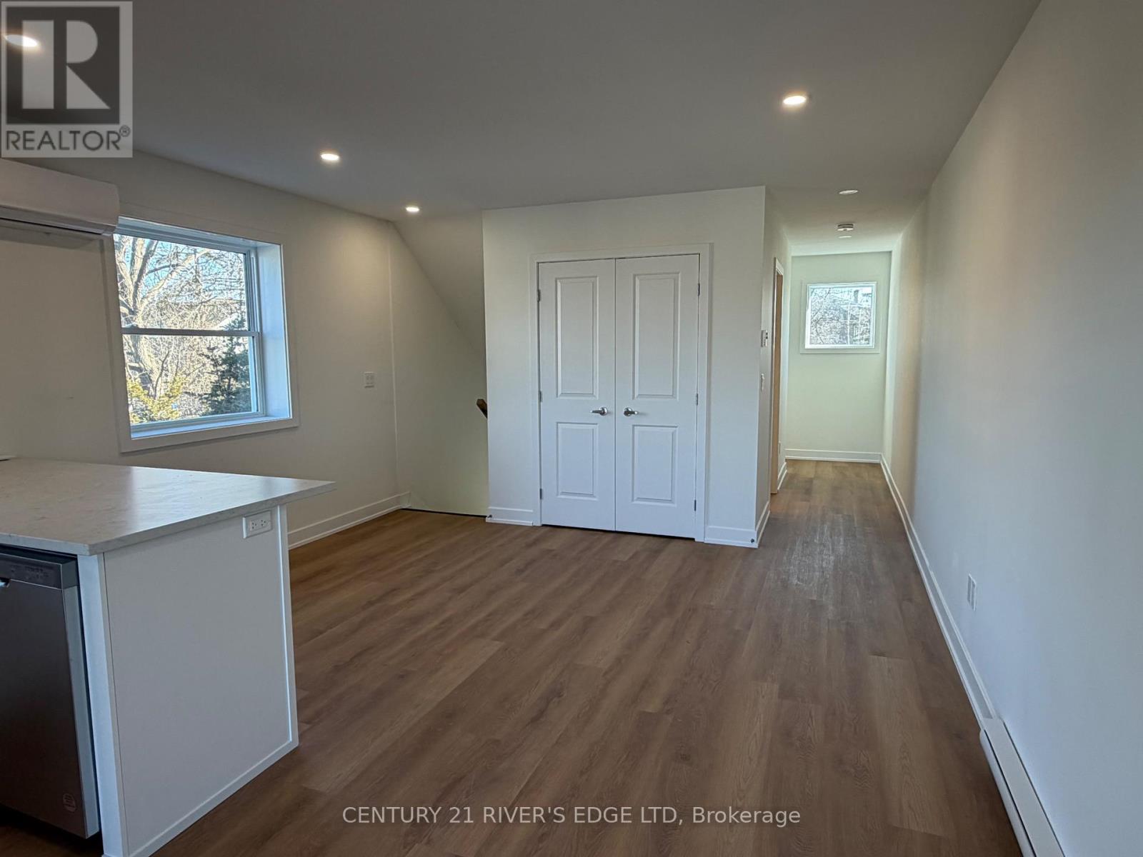 131 GORE STREET E - 22