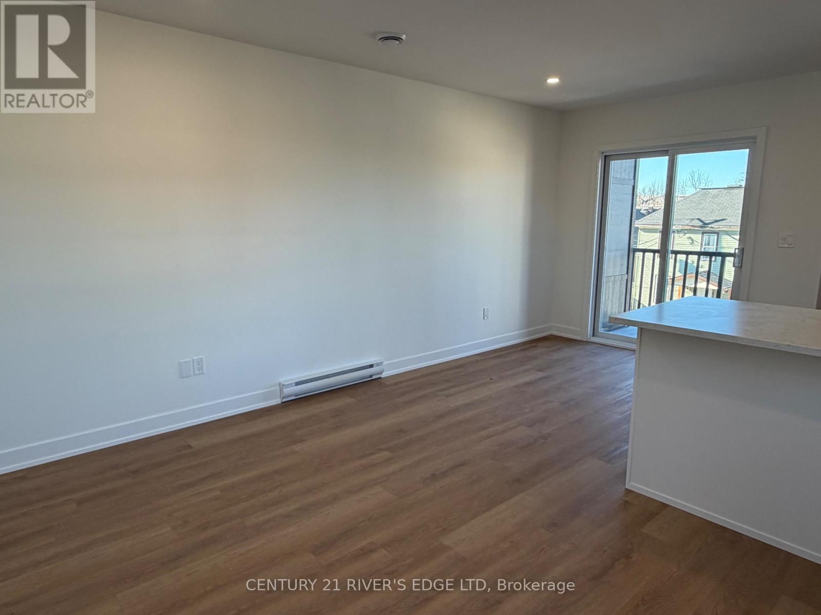 131 GORE STREET E - 23
