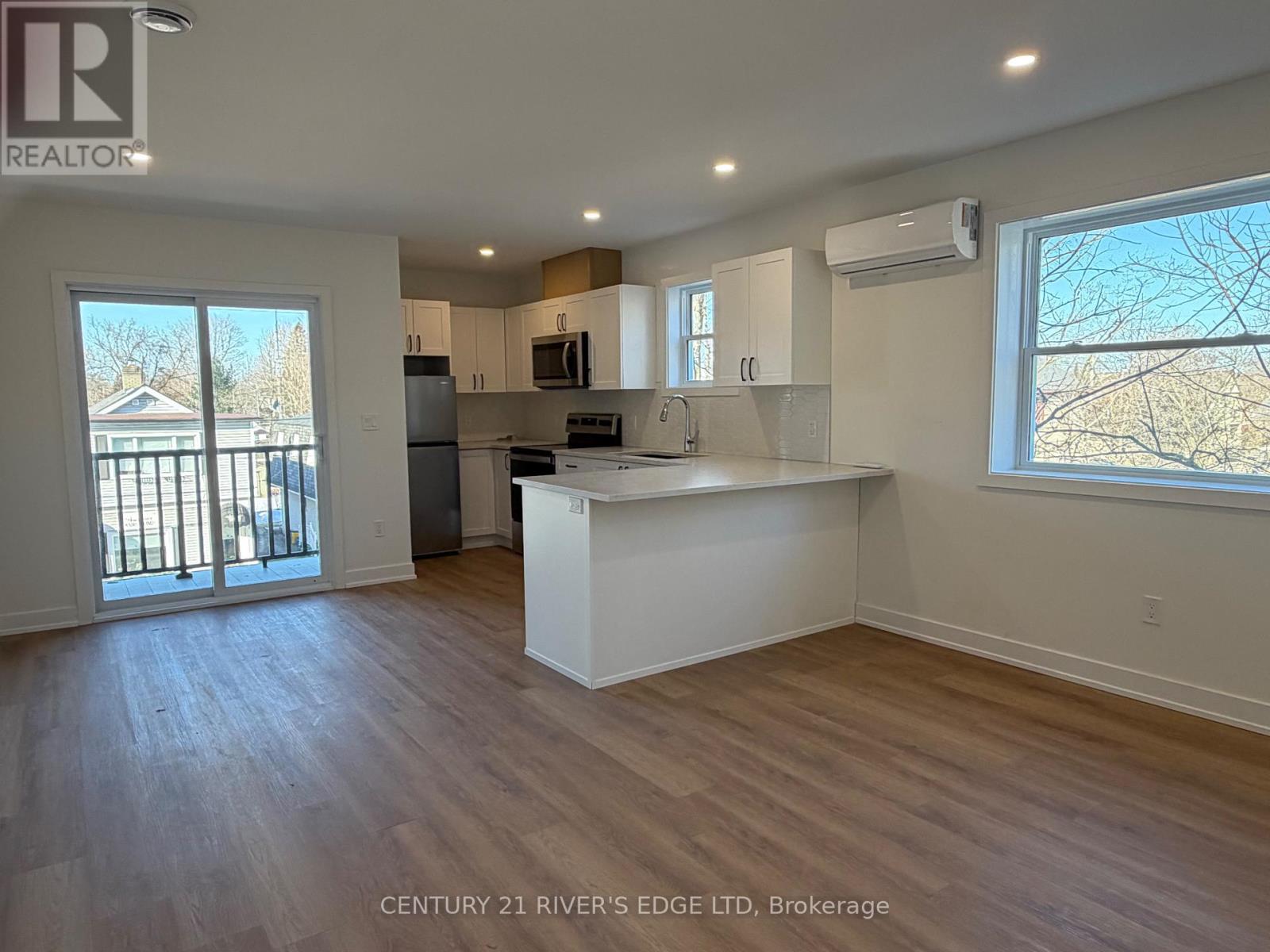 131 GORE STREET E - 24