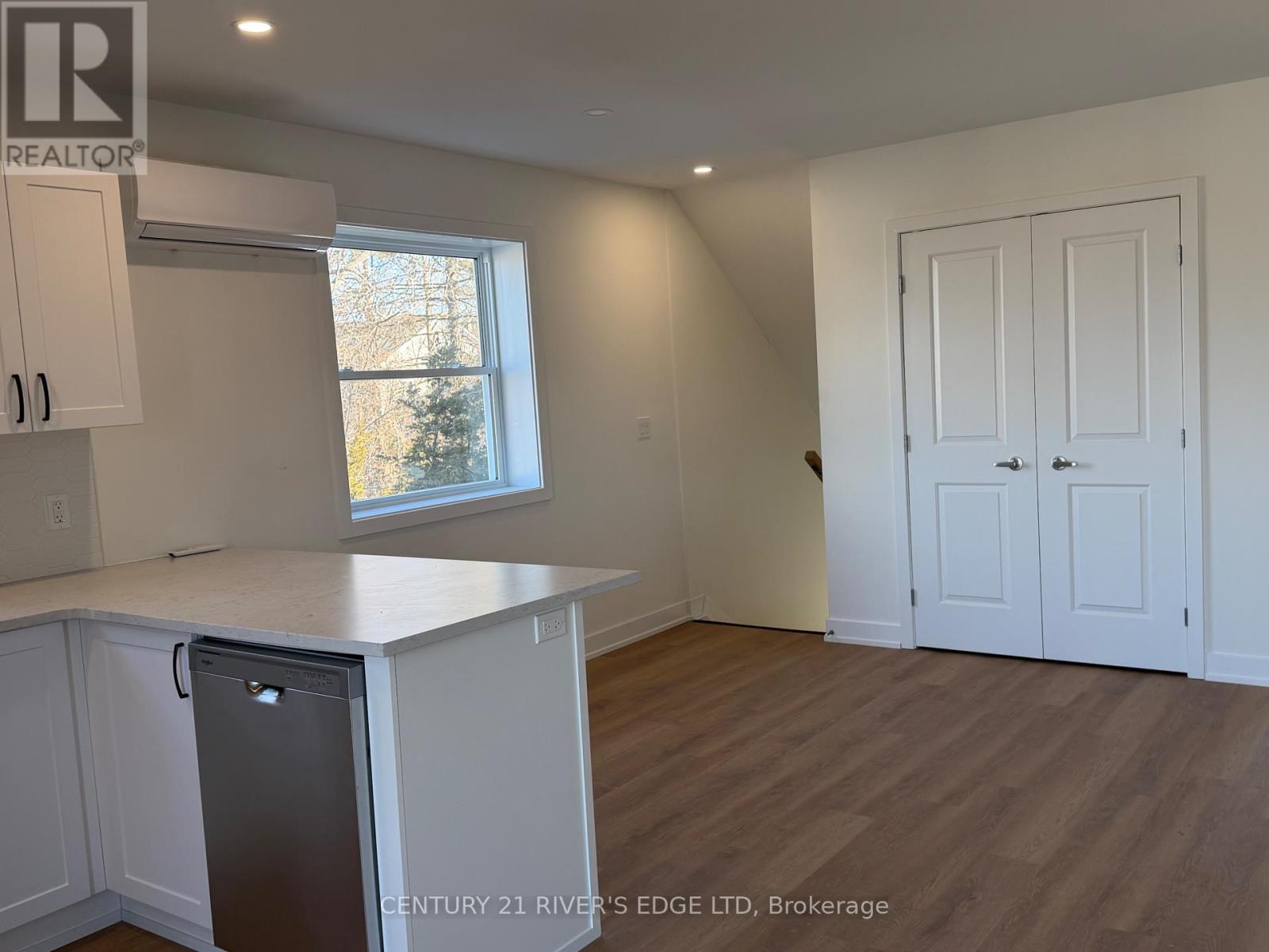 131 GORE STREET E - 26