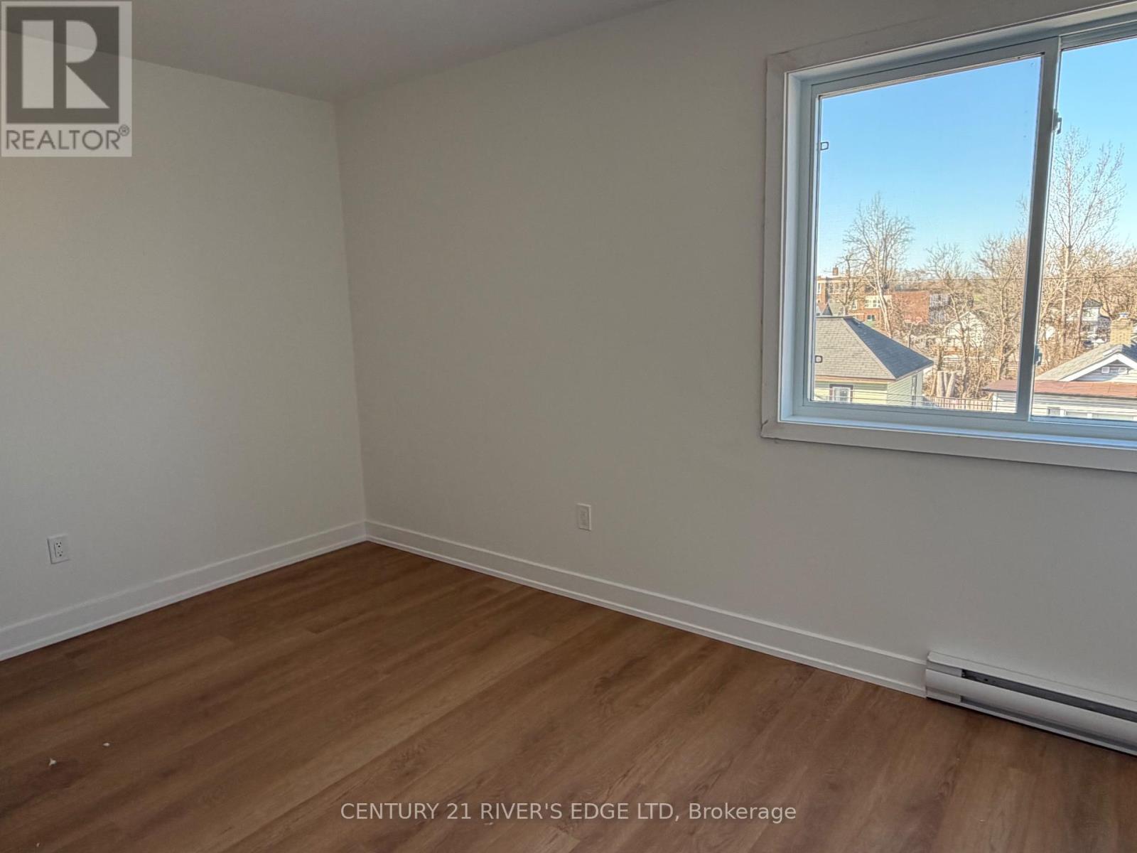 131 GORE STREET E - 30