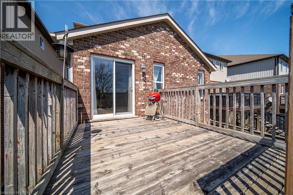 90 CAPTAIN MCCALLUM Drive, New Hamburg, Ontario, N3A0B7 — Photo 7