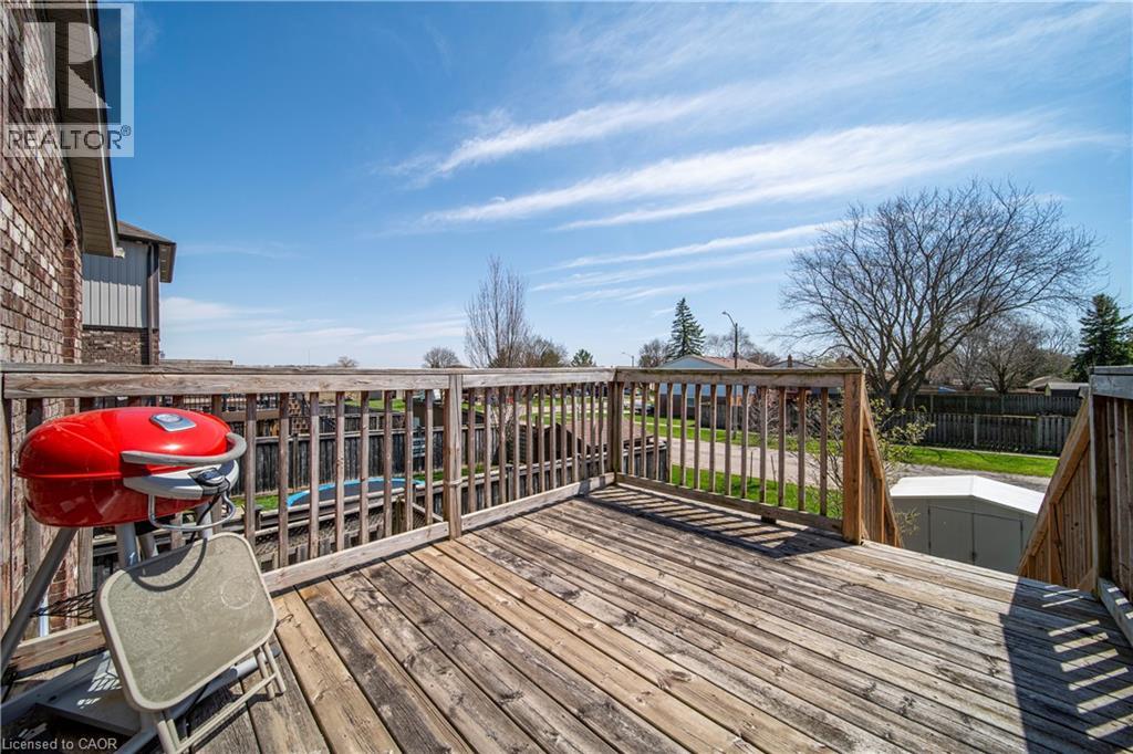 90 CAPTAIN MCCALLUM Drive, New Hamburg, Ontario, N3A0B7 — Photo 8