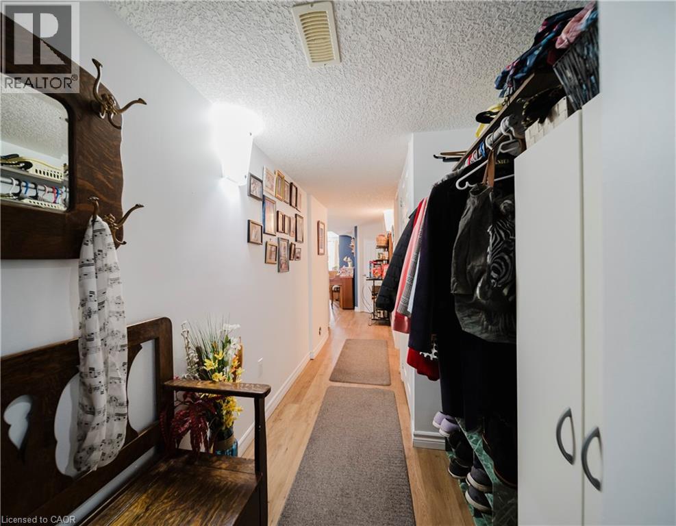 90 CAPTAIN MCCALLUM Drive - 31