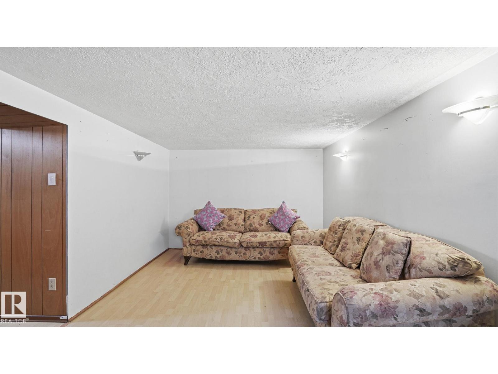 11512 86 ST NW - 11