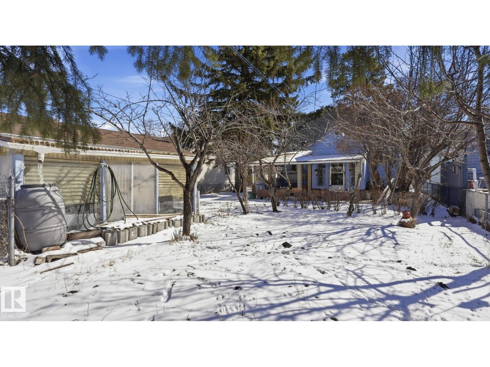 11512 86 ST NW - 15