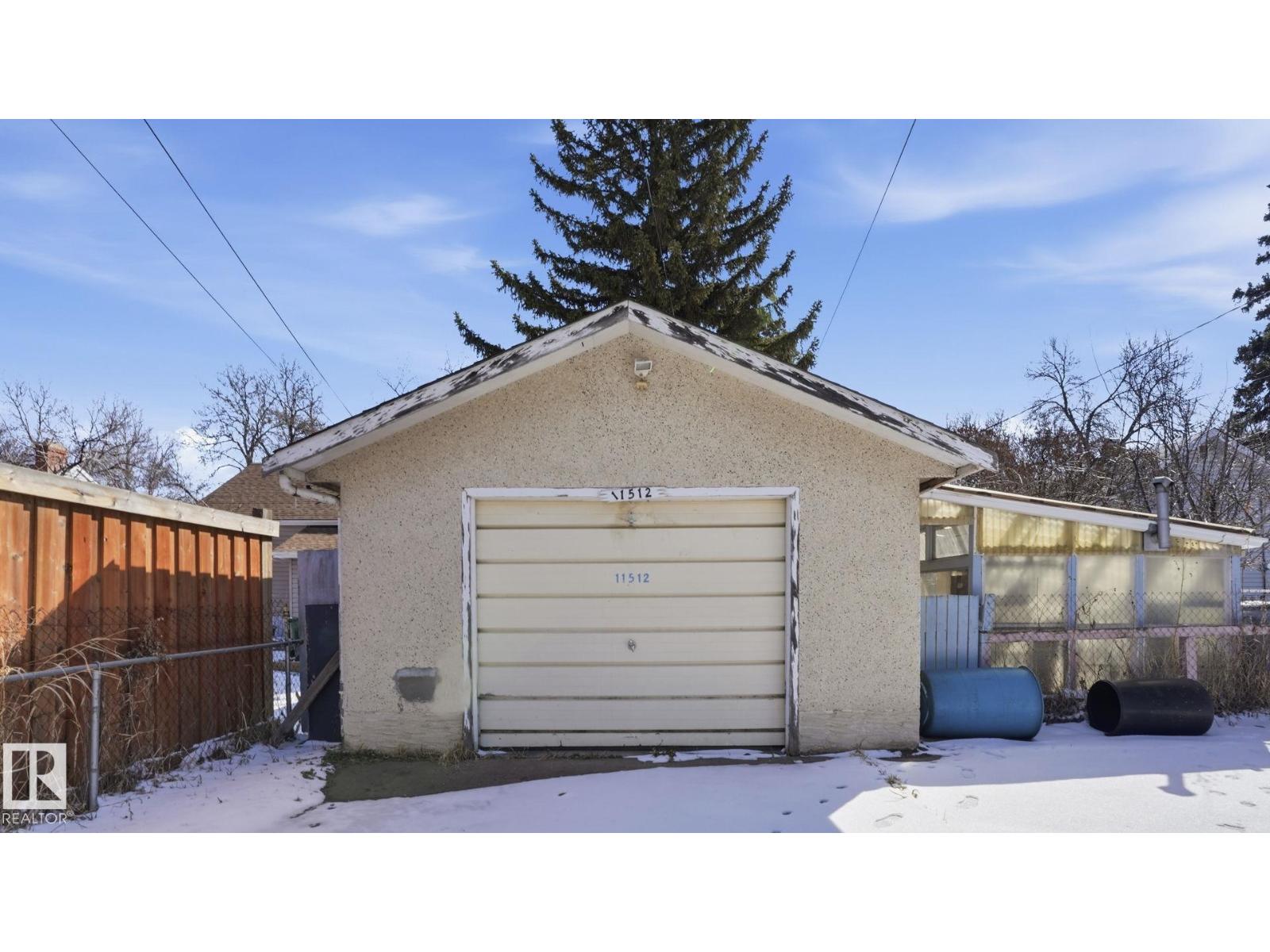 11512 86 ST NW - 16