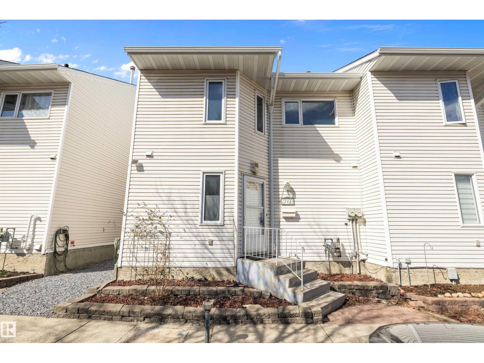 17423 92 AV NW - 1