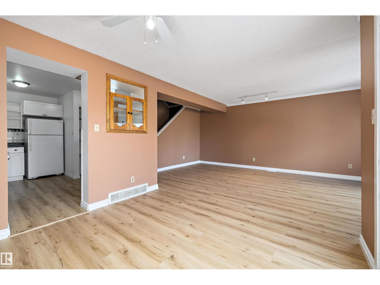 17423 92 AV NW, Edmonton