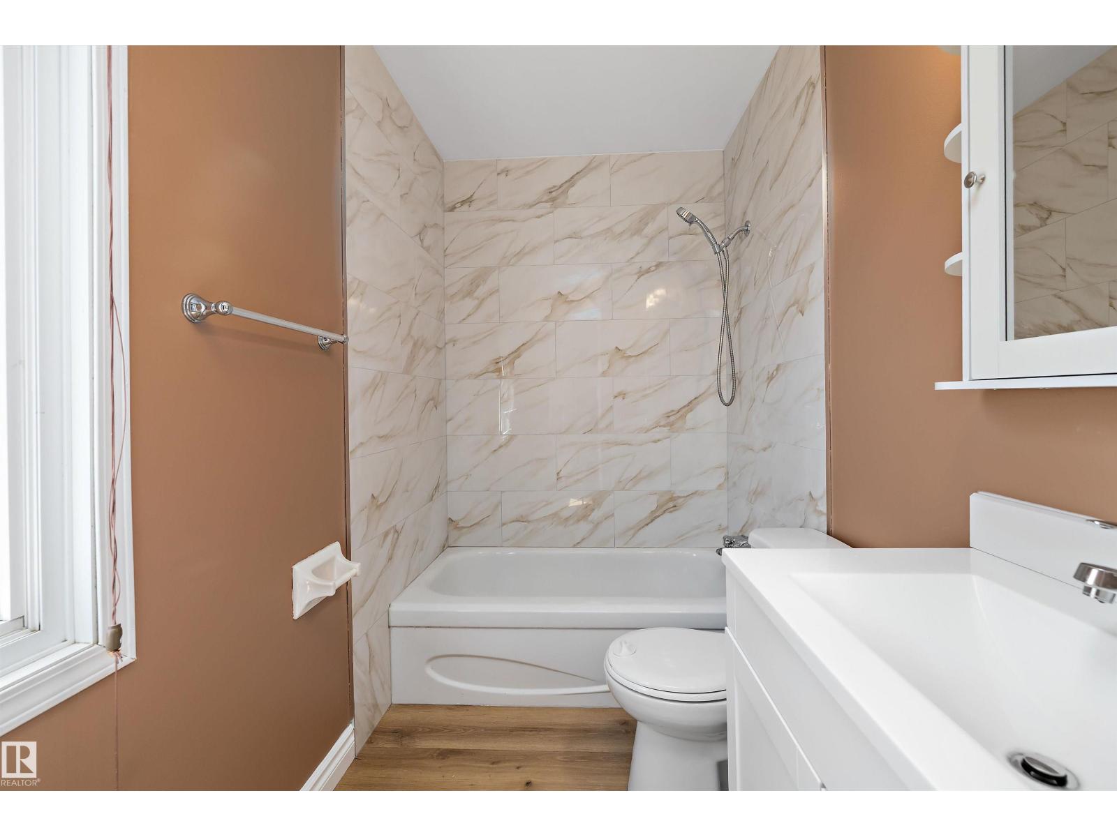 17423 92 AV NW, Edmonton