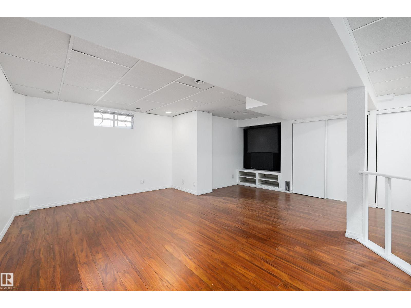 17423 92 AV NW, Edmonton