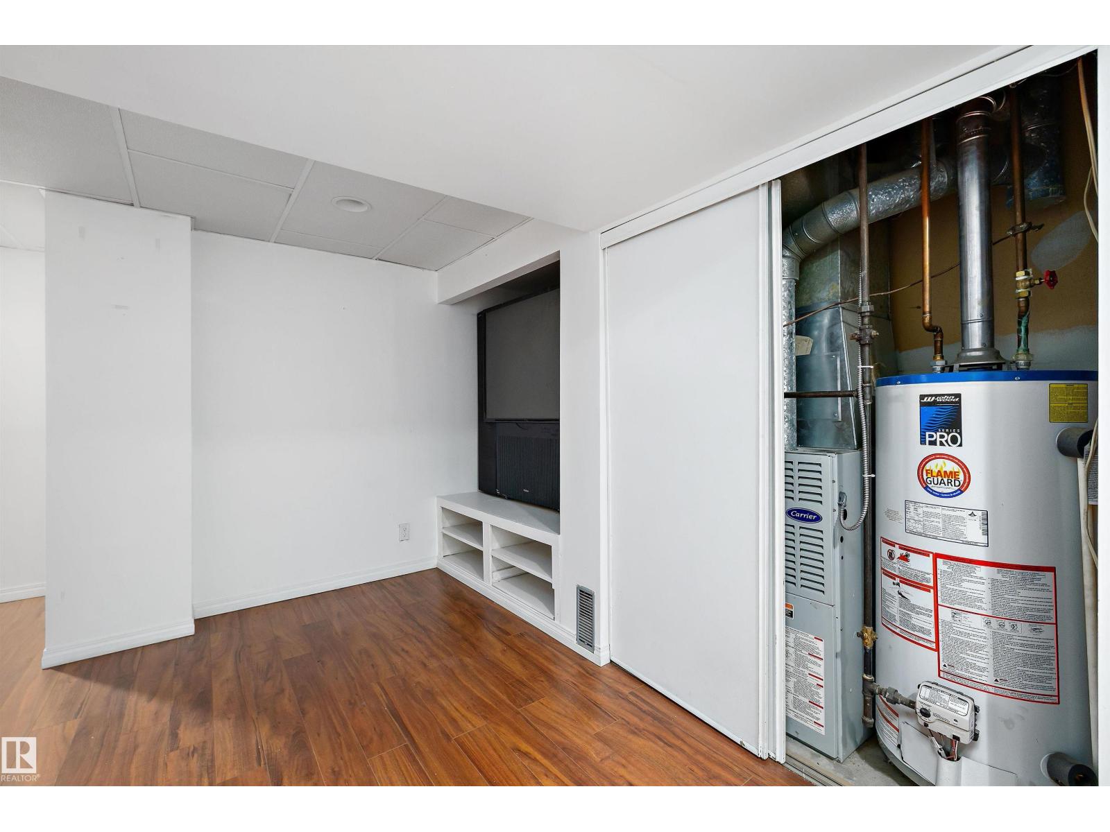 17423 92 AV NW, Edmonton