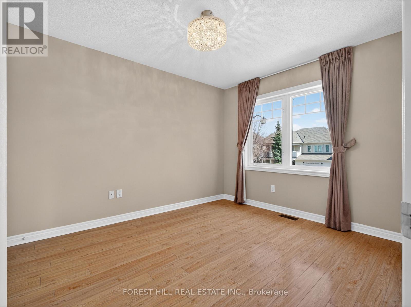 12 STOOKES CRESCENT - 27
