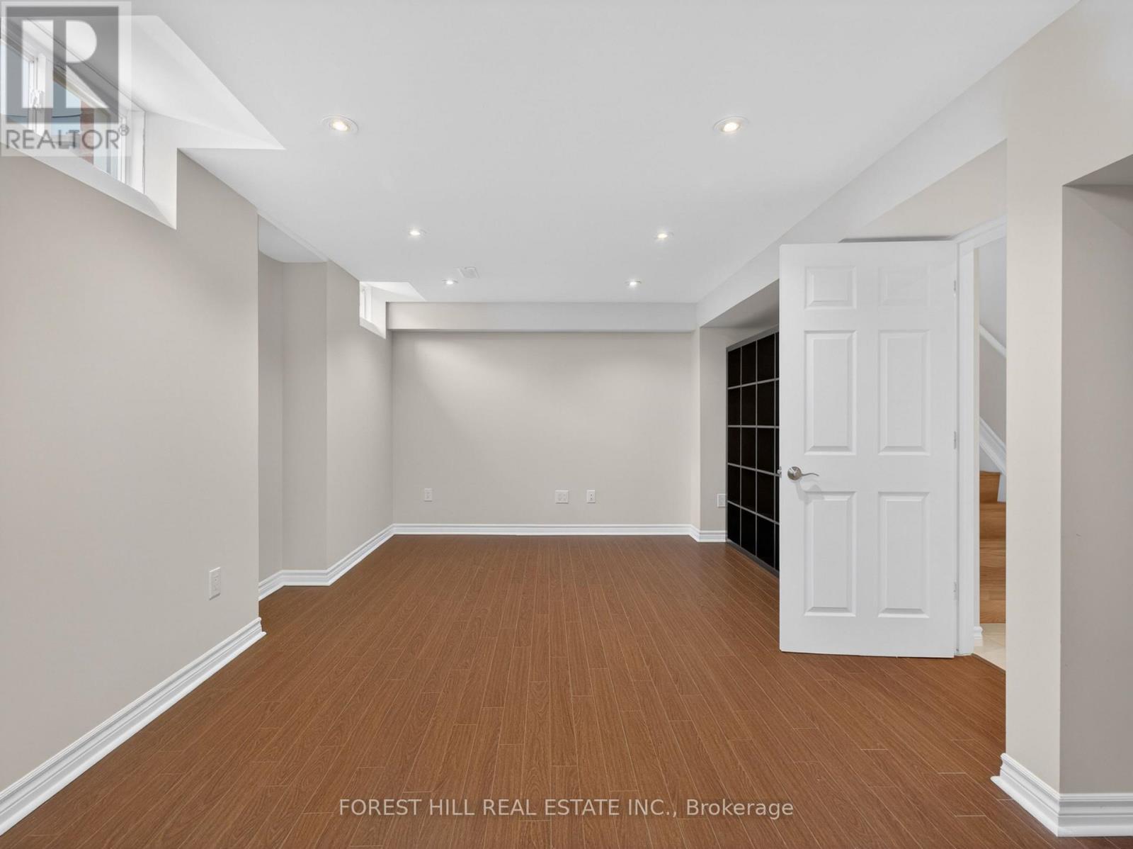 12 STOOKES CRESCENT - 35
