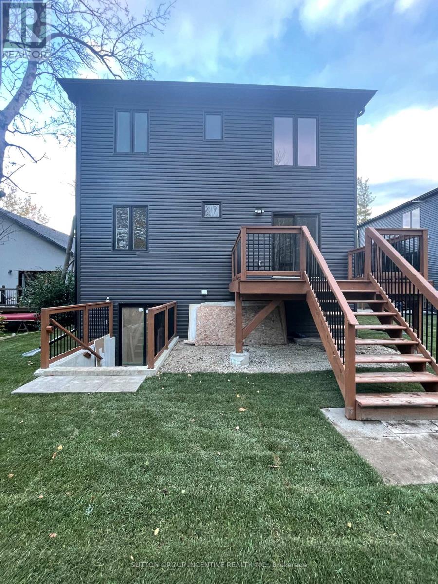 52 MARILYN AVENUE S - 11