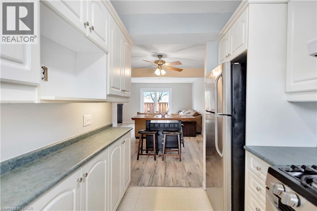 32 MONTCLAIR Crescent - 10