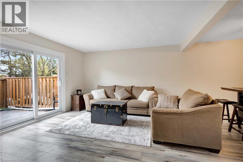 32 MONTCLAIR Crescent - 11
