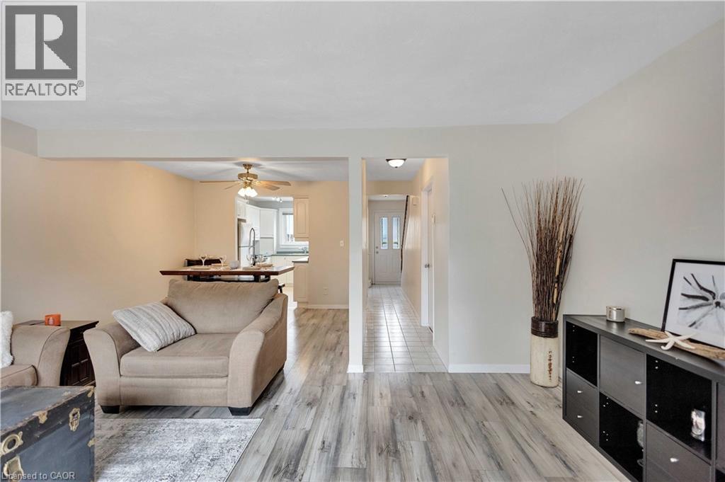 32 MONTCLAIR Crescent - 13