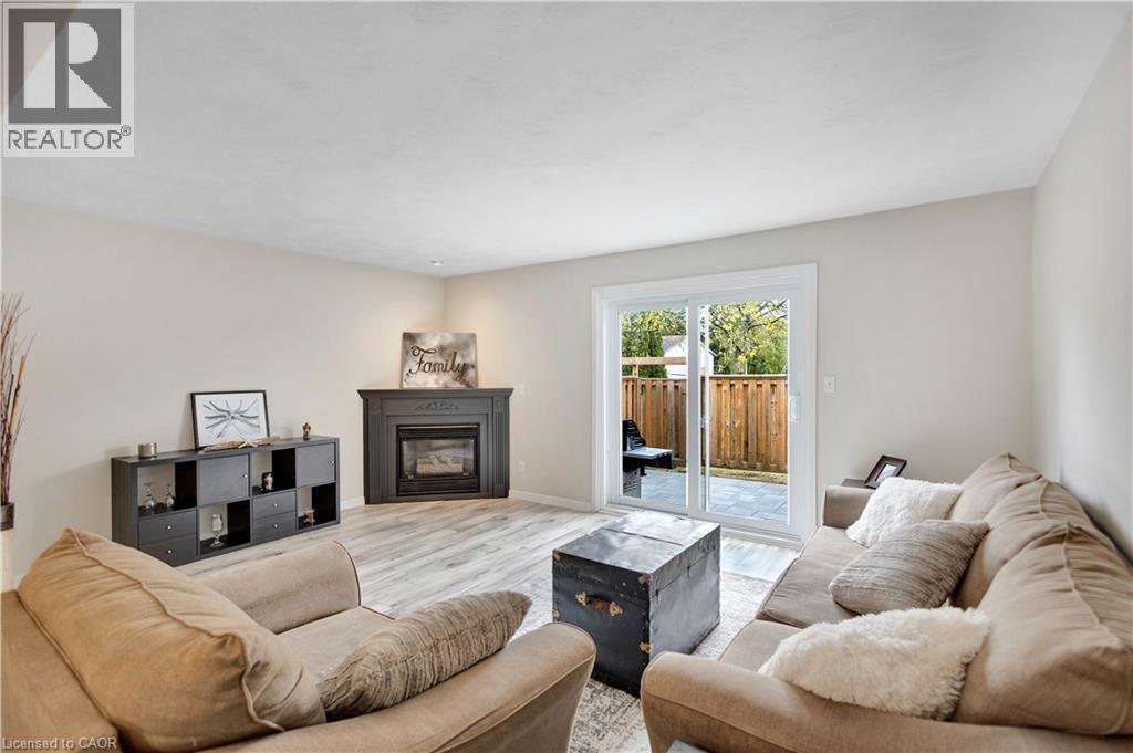 32 MONTCLAIR Crescent - 15
