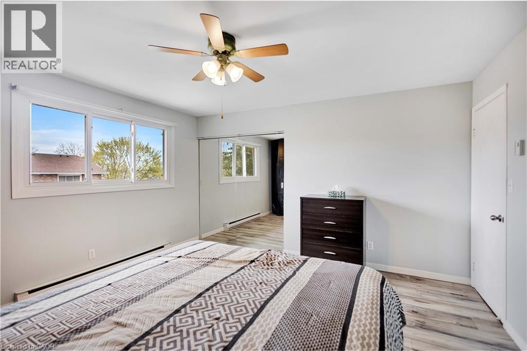 32 MONTCLAIR Crescent - 18