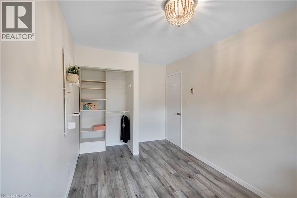 32 MONTCLAIR Crescent - 20