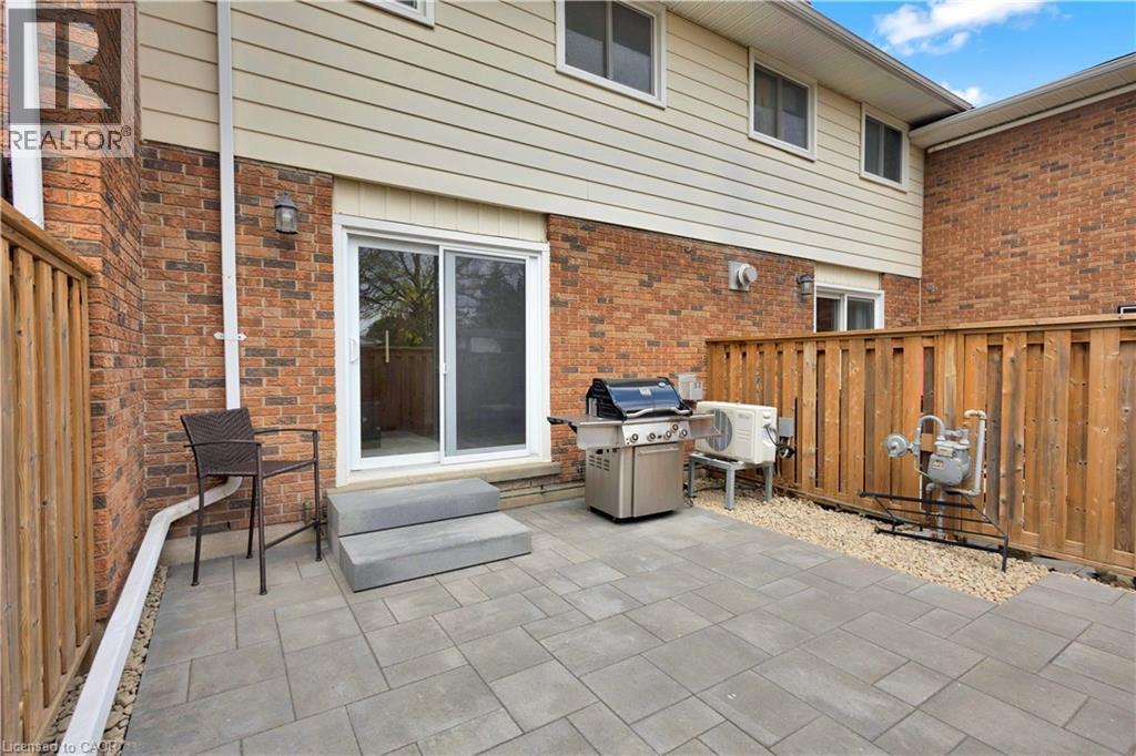 32 MONTCLAIR Crescent - 30
