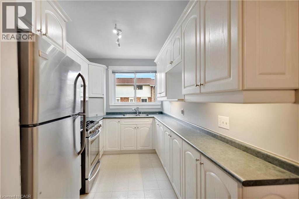 32 MONTCLAIR Crescent - 8