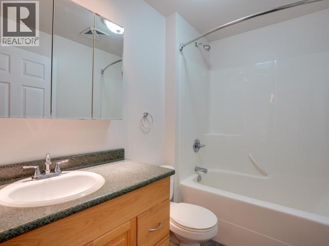 4070 HIGHWAY 101 - 40