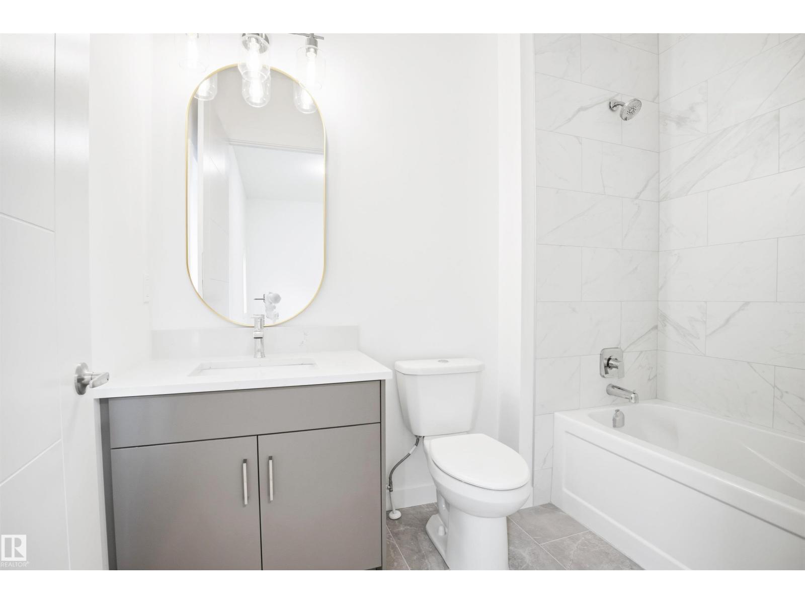 9807 90 AV NW - 23