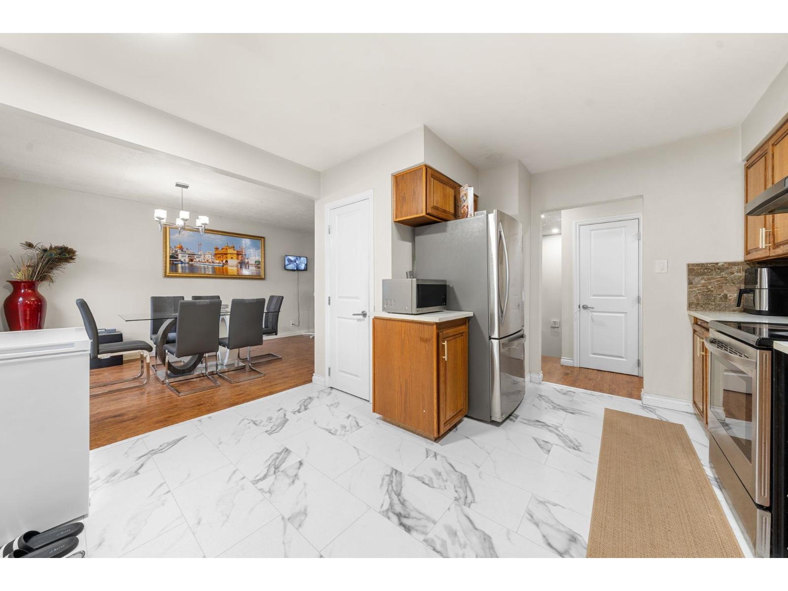 8689 110A STREET — photo 17