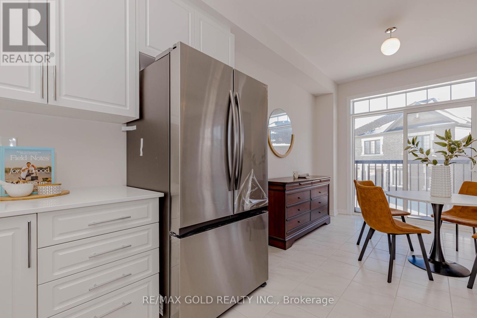 25 SAPWOOD CRESCENT - 22