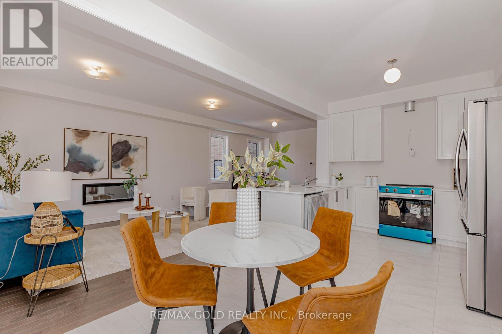 25 SAPWOOD CRESCENT - 23
