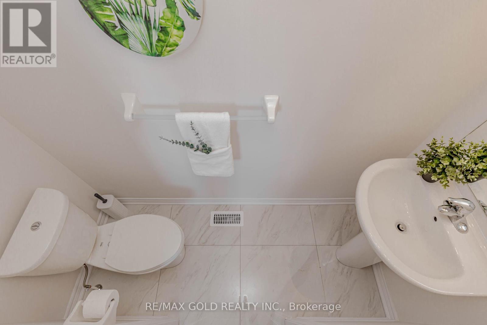 25 SAPWOOD CRESCENT - 25