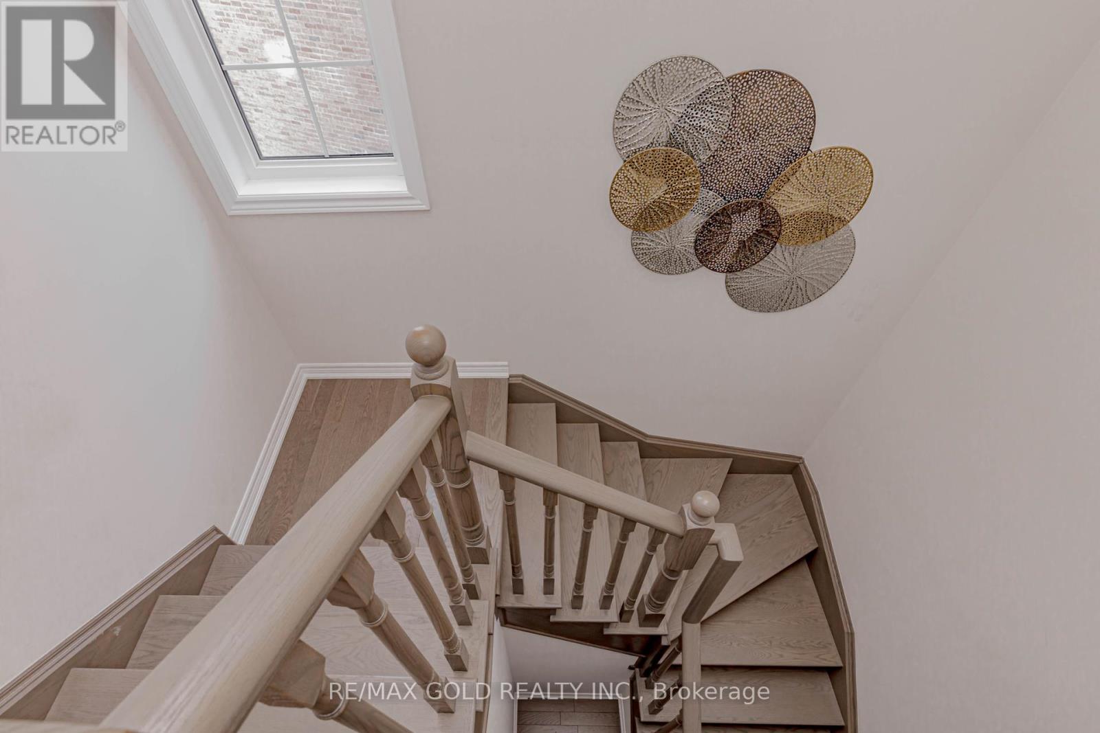 25 SAPWOOD CRESCENT - 26