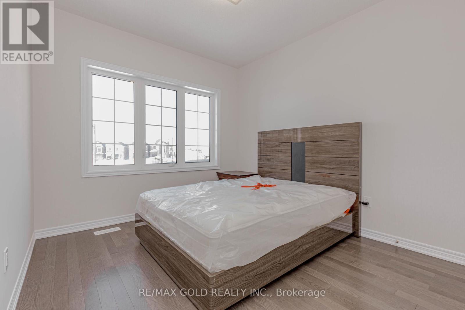 25 SAPWOOD CRESCENT - 35