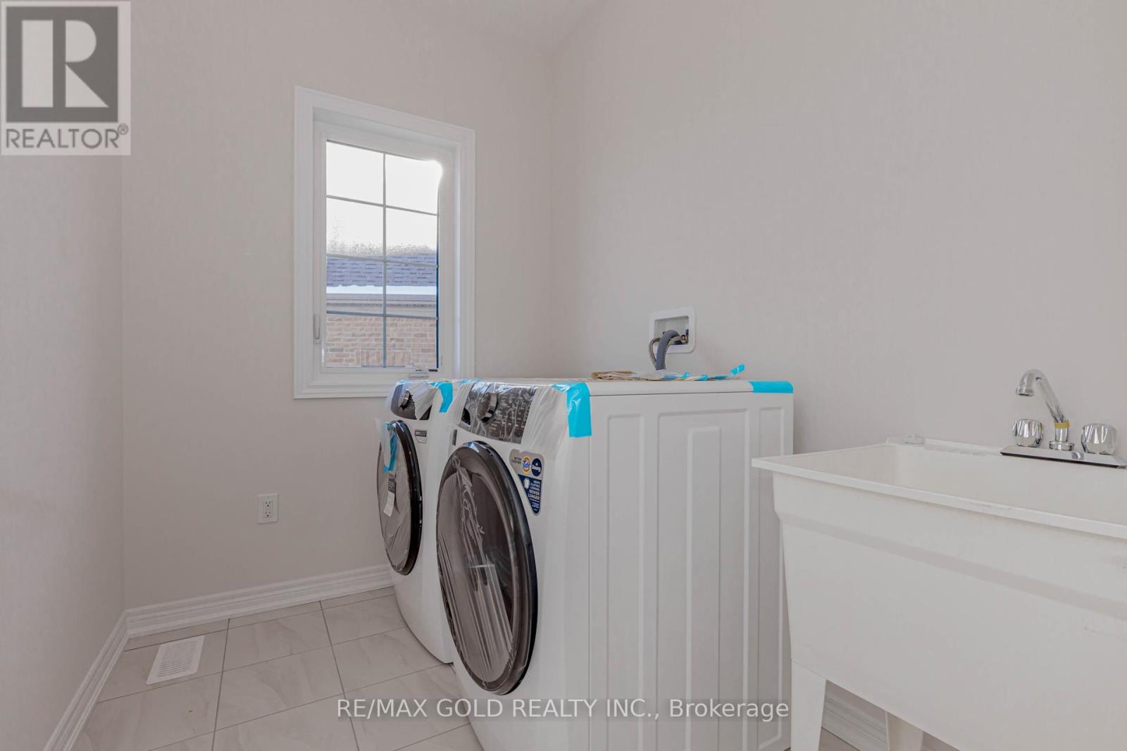 25 SAPWOOD CRESCENT - 43