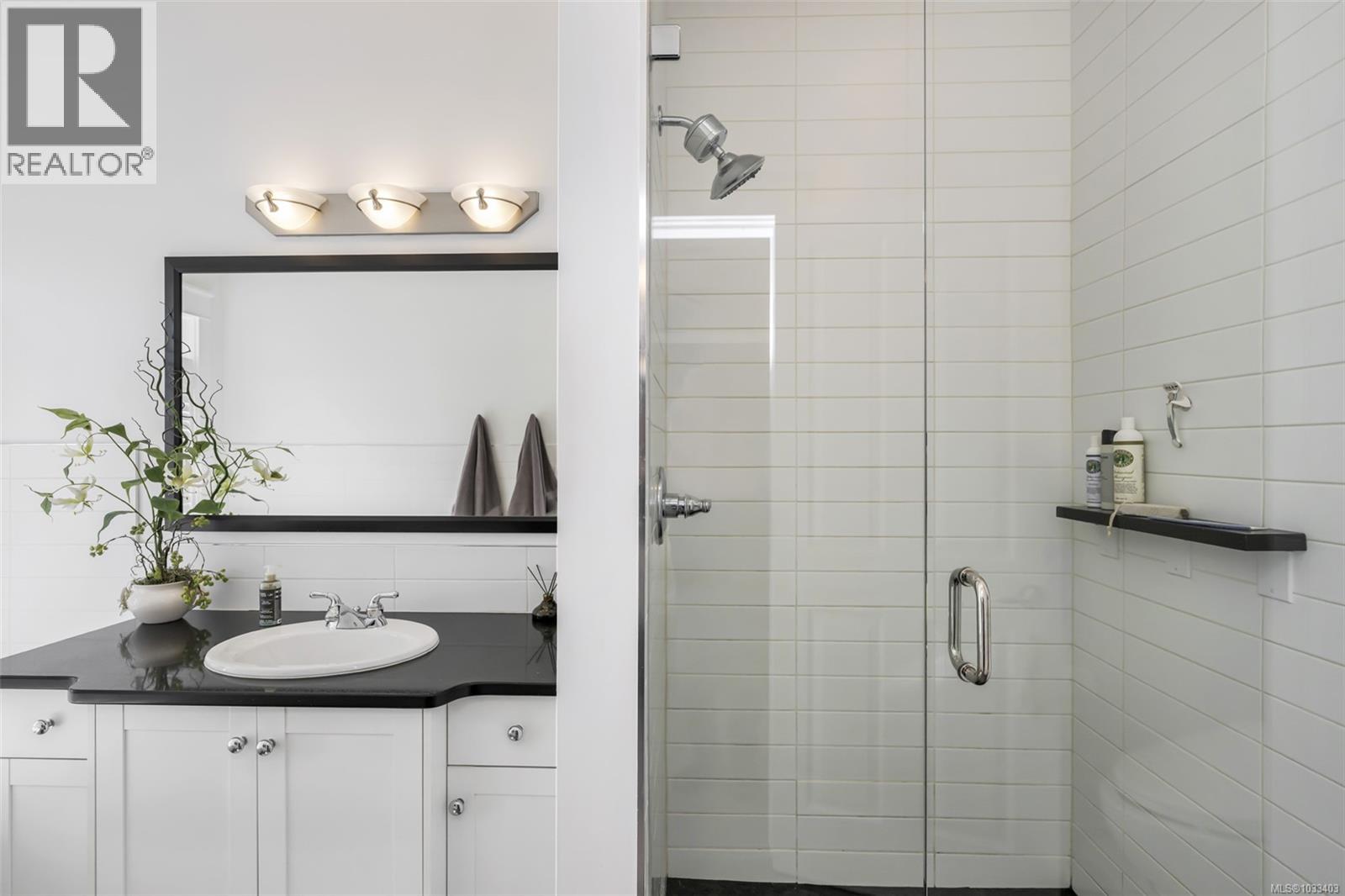 3315 Dogwood Rd - 16