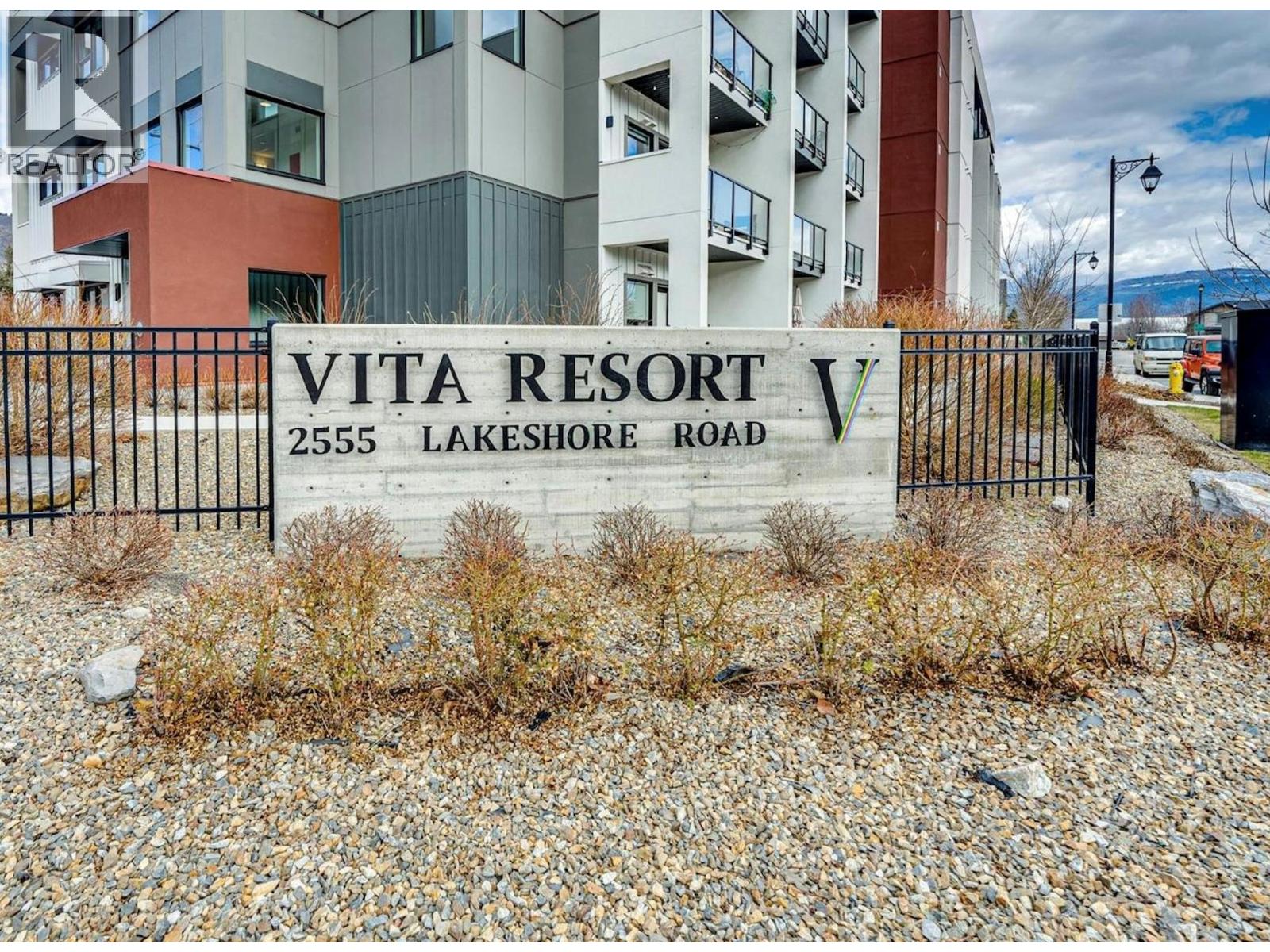 #406-2555 Lakeshore Road, Vernon