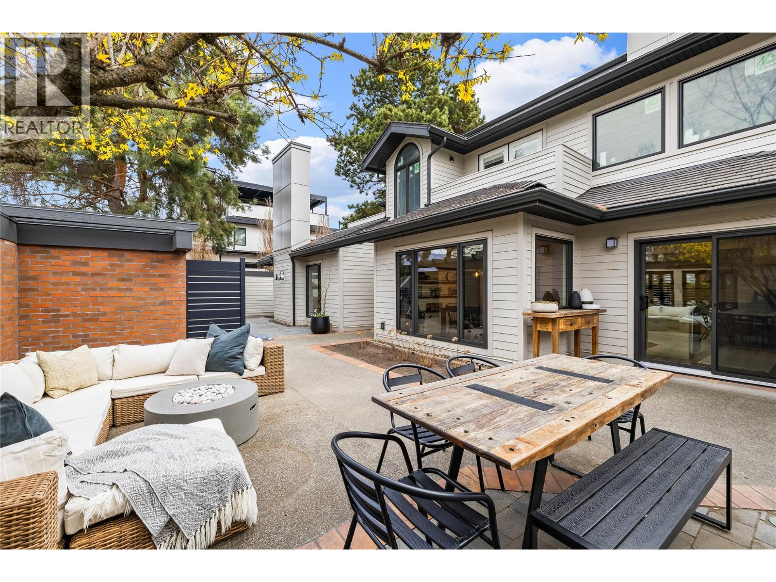  2831 Abbott Street, Kelowna