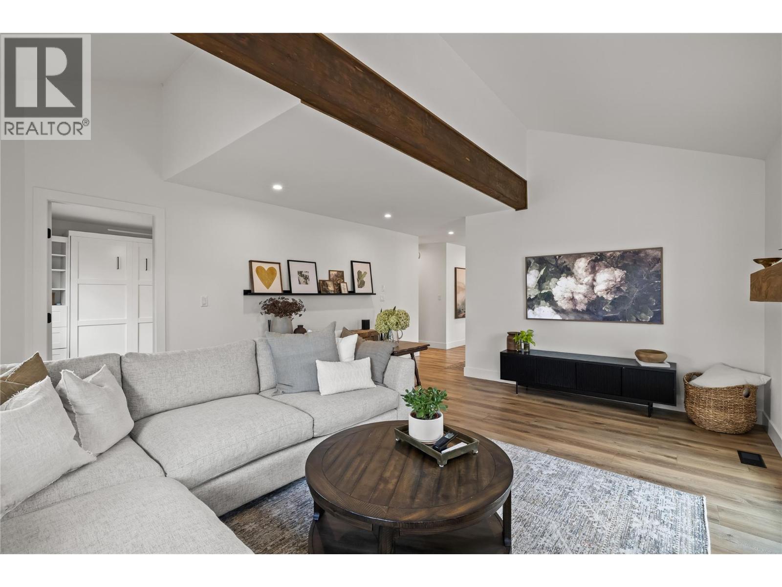  2831 Abbott Street, Kelowna