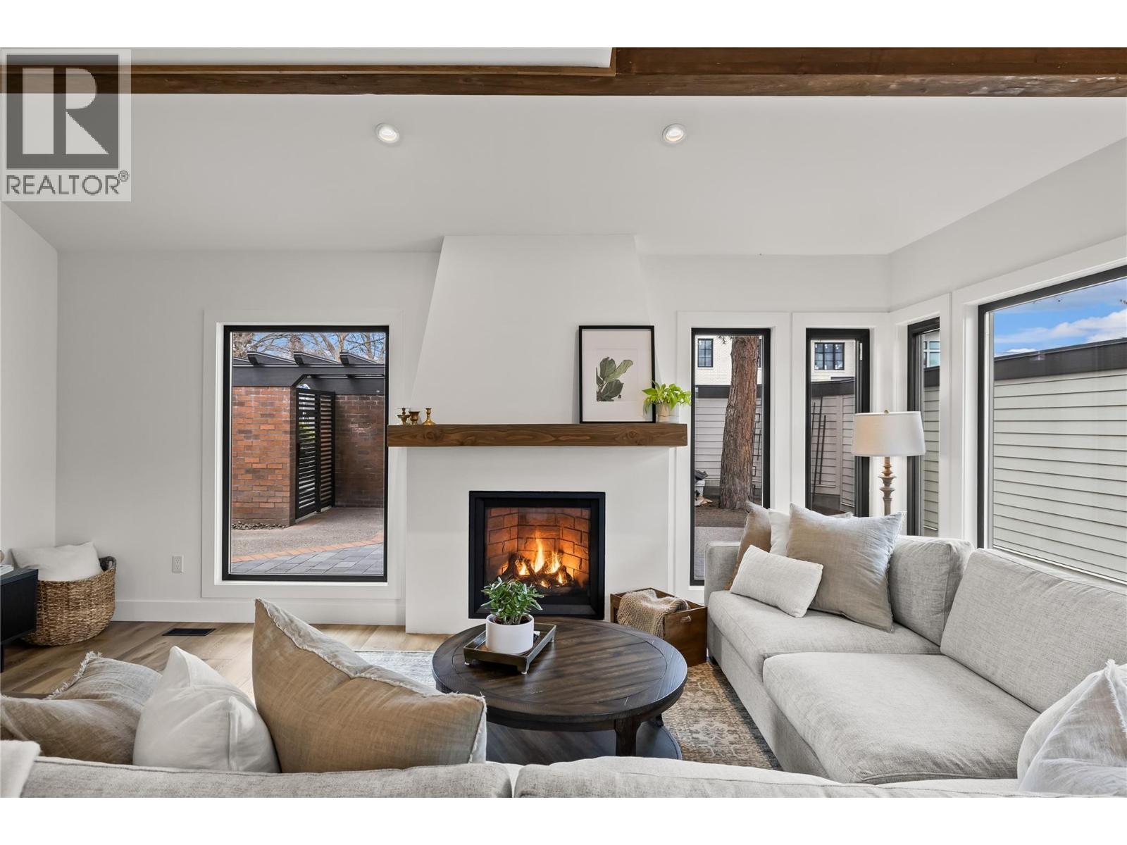  2831 Abbott Street, Kelowna