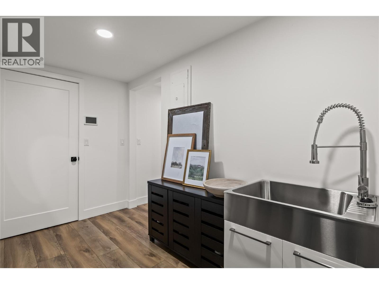  2831 Abbott Street, Kelowna