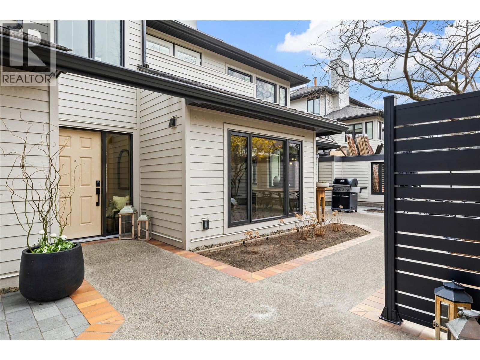  2831 Abbott Street, Kelowna