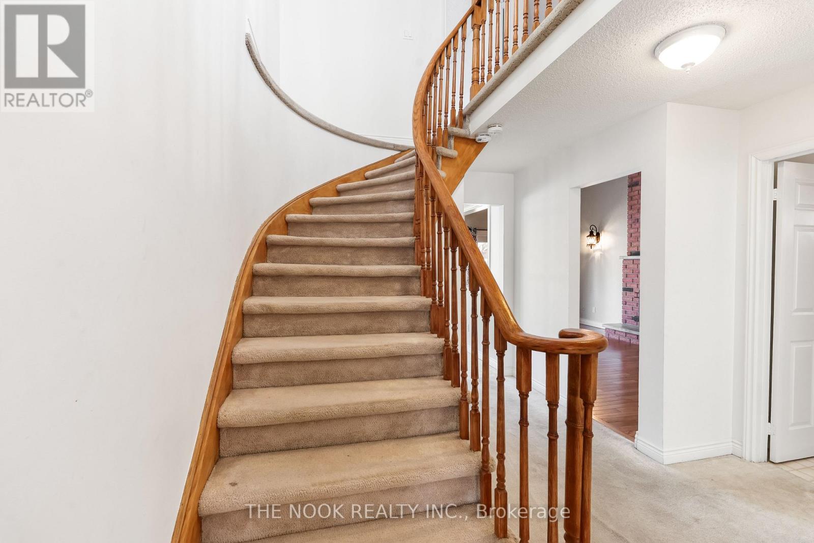 98 DEVONDALE STREET — photo 23