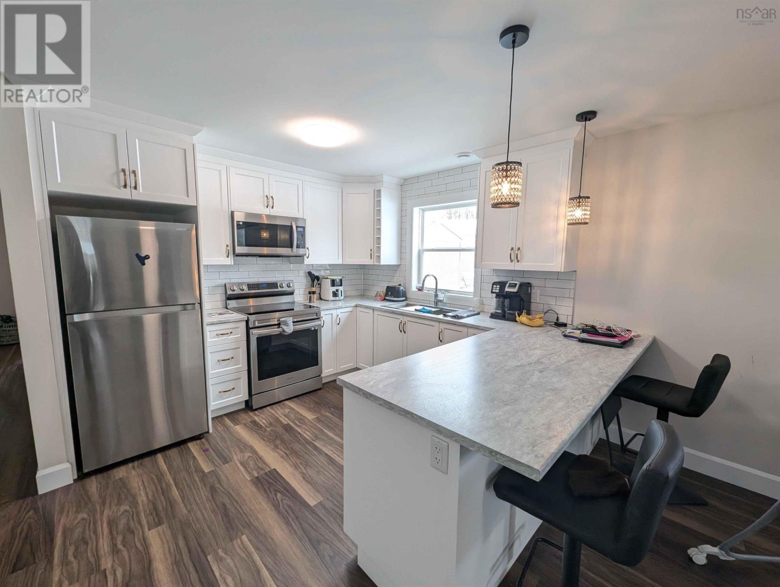 128 & 130 Renfrew Road - 26