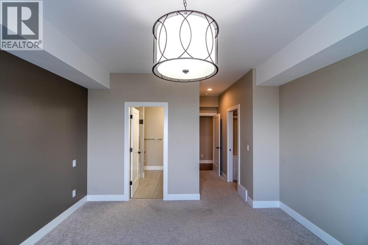 #31 2171 VAN HORNE Drive - 16